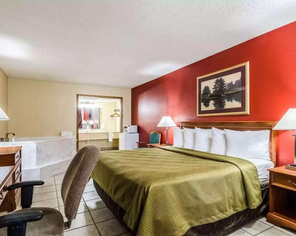 Surestay Hotel Salina Extérieur photo