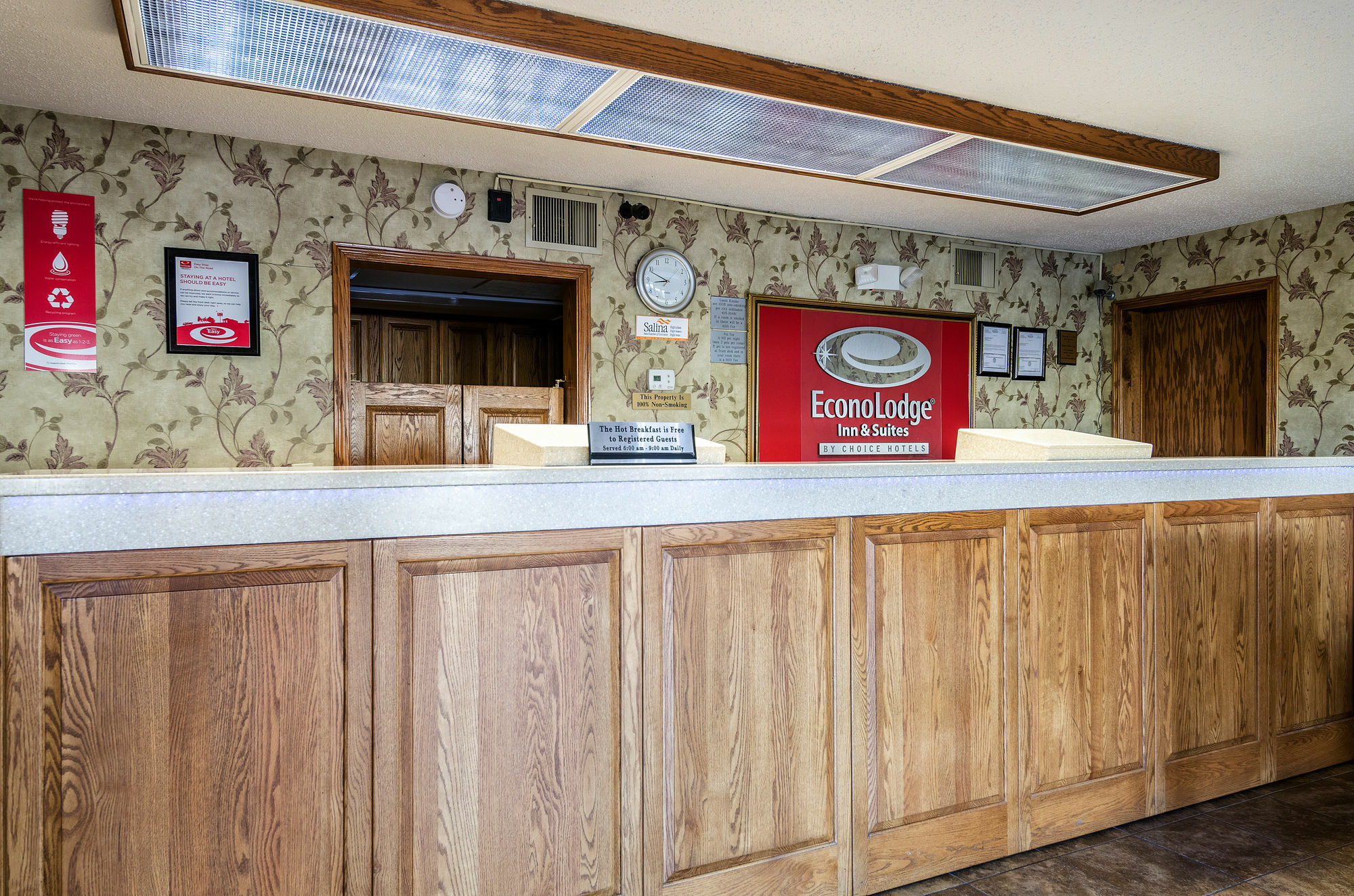 Surestay Hotel Salina Extérieur photo