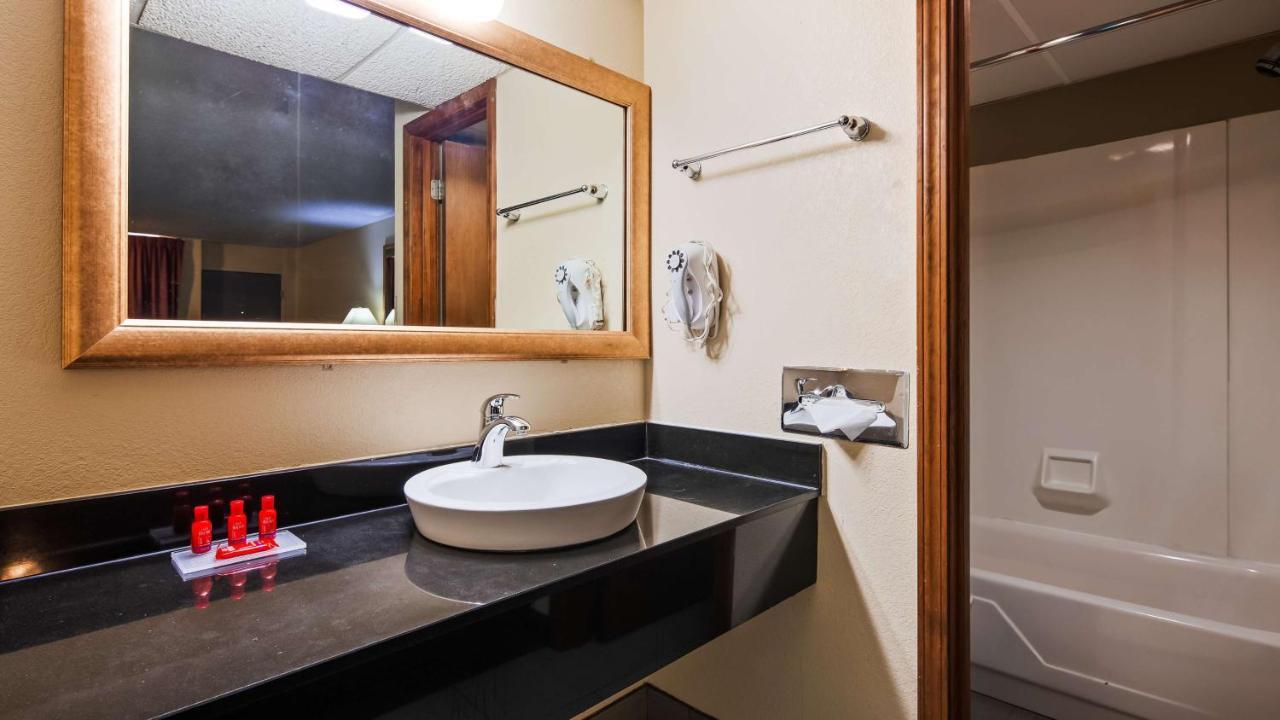Surestay Hotel Salina Extérieur photo
